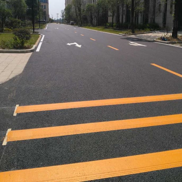 La diferència entre pintura i pintura de carretera